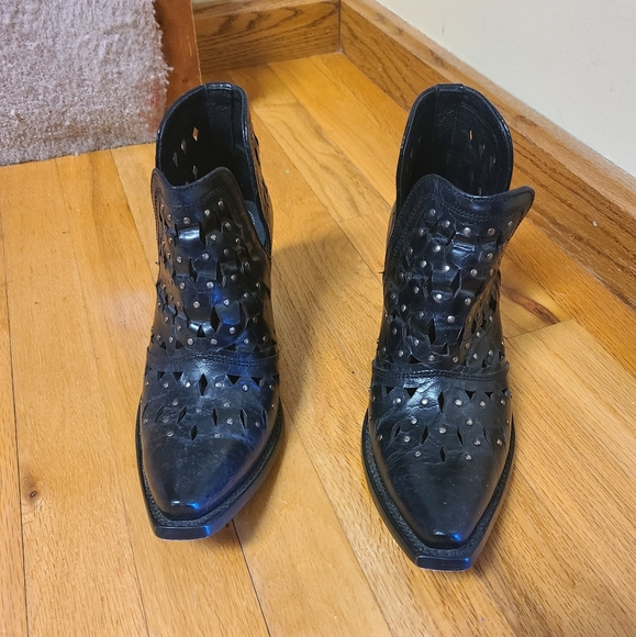 Ariat short black booties Women's 7.5B - Picture 11 of 12